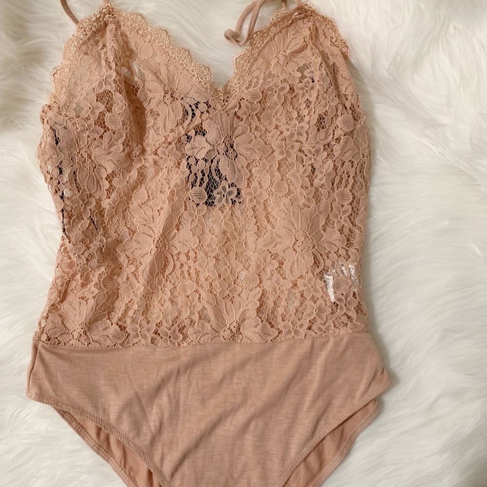 Forever 21 Blush Lace Bodysuit-NWT size L